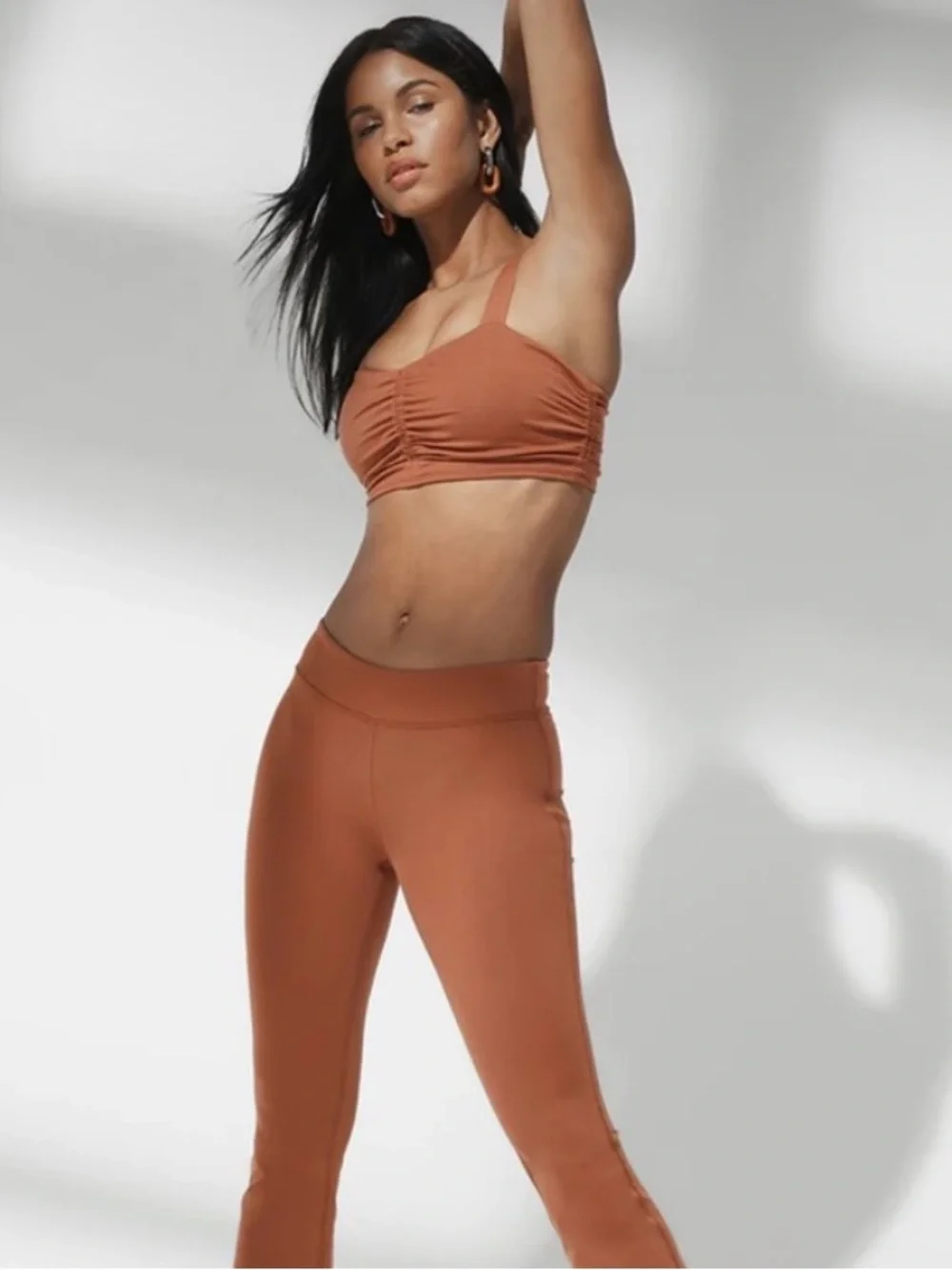 Alo Yoga Airbrush Cinch Bra rust color Size Large